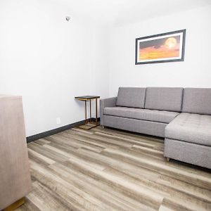 One-Bedroom Suite Two Queen Beds Non-Smoking